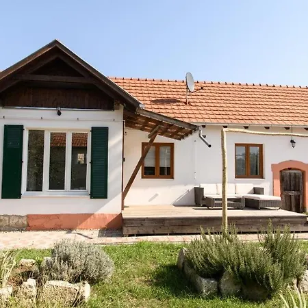 - Estate - 3 , Up To 15 Guest, 3000 Sqm - Near Tokaj & Tisza Apartmán *