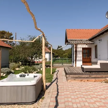 - Estate - 3 , Up To 15 Guest, 3000 Sqm - Near Tokaj & Tisza Apartmán Tiszatardos