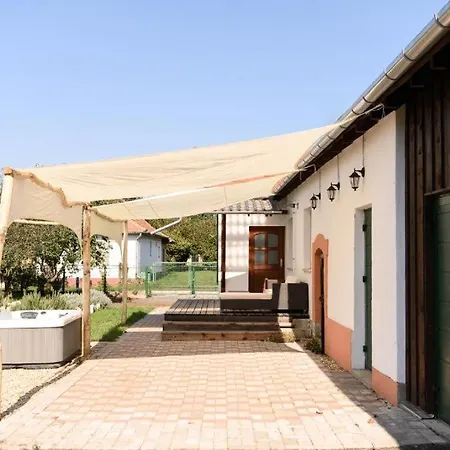 Apartmán - Estate - 3 , Up To 15 Guest, 3000 Sqm - Near Tokaj & Tisza