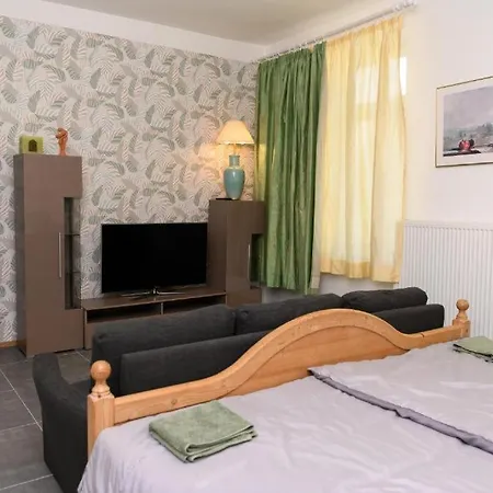 - Estate - 3 , Up To 15 Guest, 3000 Sqm - Near Tokaj & Tisza
